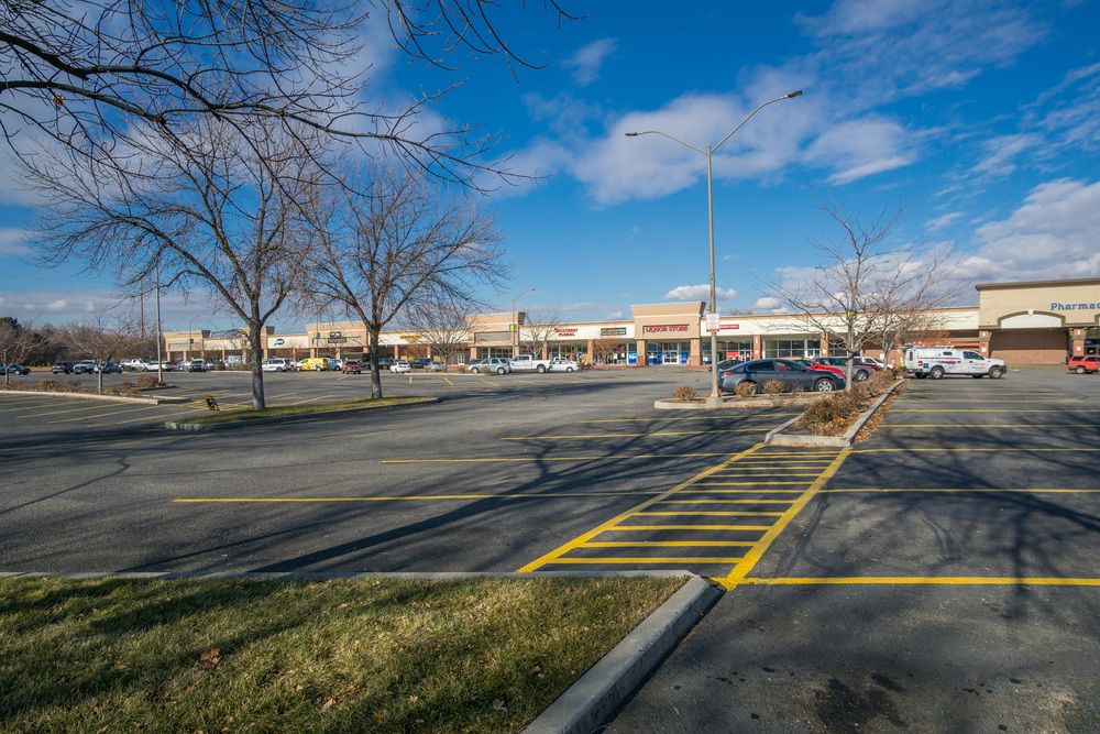 Hillcrest Shopping Center: 5100-5350 Overland Road, Boise, ID 83705